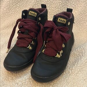 Keds Black and Burgundy Sneakers Sleek Design with Durable Build